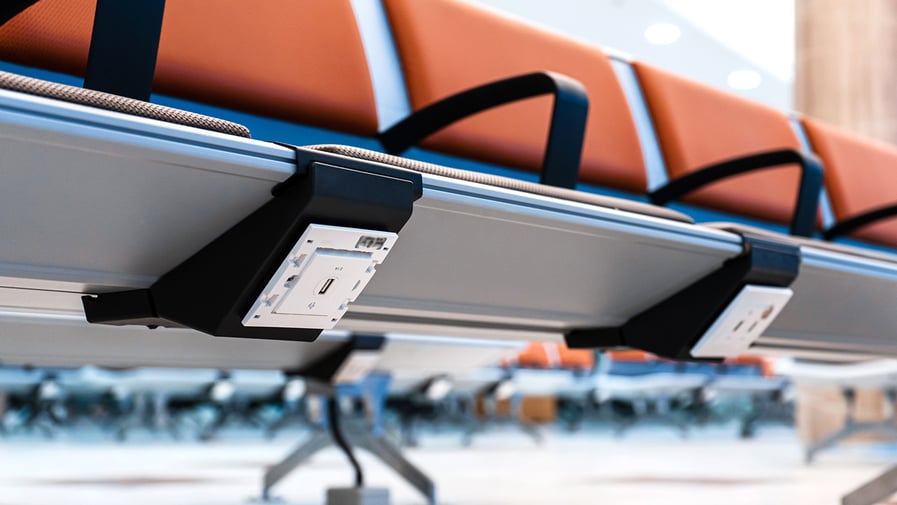 USB sockets in the seats in the airport lounge